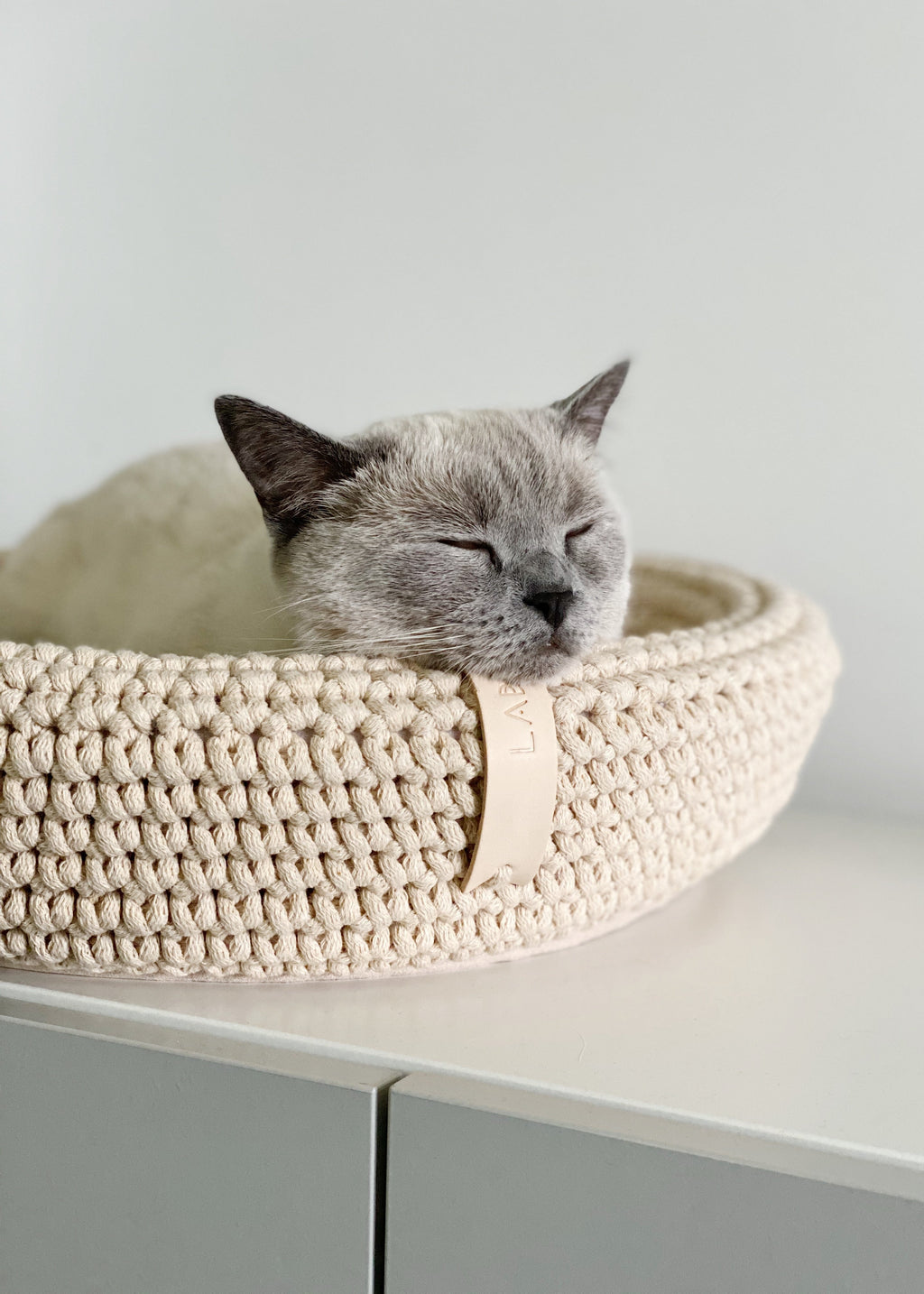 luxe beige kattenmand Labbvenn Coco – design kattenmand