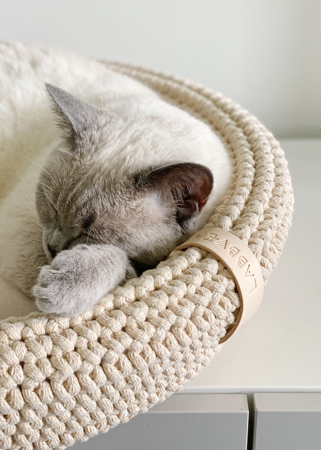Labbvenn Coco kattenmand beige – luxe en stijlvolle kattenmand