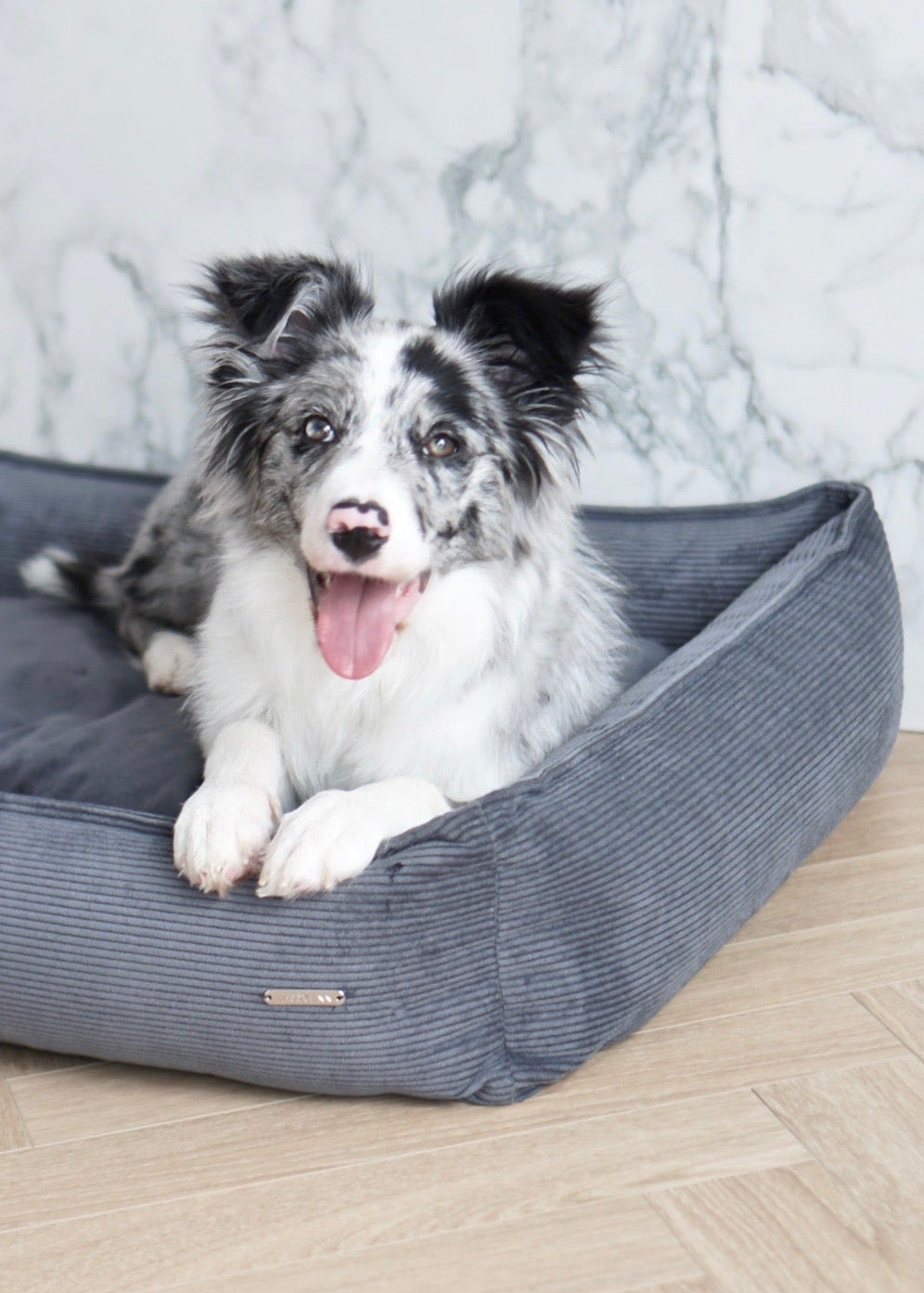 Grijs Labbvenn Strippo hondenbed ribfluweel – stijlvol en comfortabel hondenbed