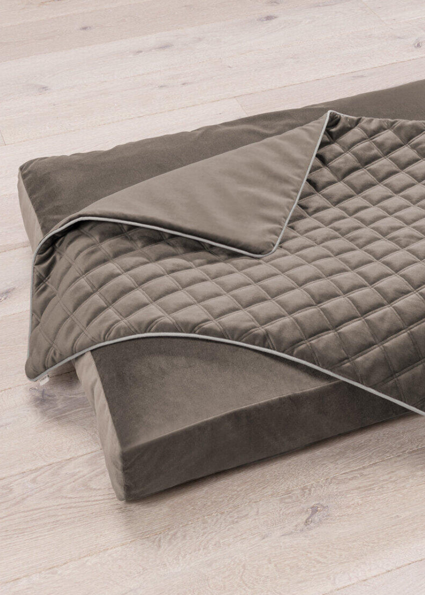 hondendeken met effen onderkant en sierbies – Laboni Oxford design