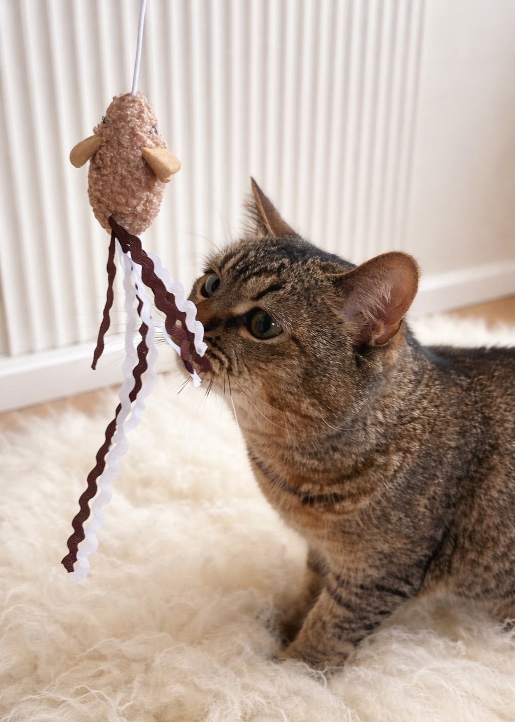 Speelhengel Lou kattenspeeltje met bruin muisje